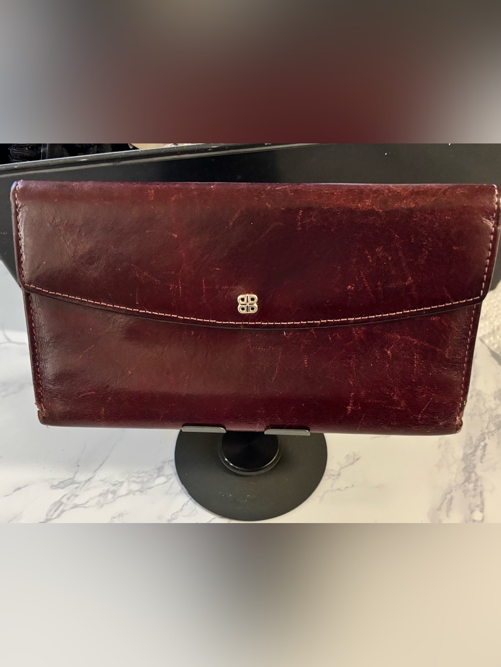 Bosca Leather Slim Bifold Wallet
Mahogany Snap Close Hand Stained
Hide Vintage